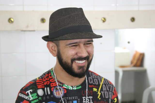 Poeta Bráulio Bessa faz palestra gratuita hoje em Campo Grande