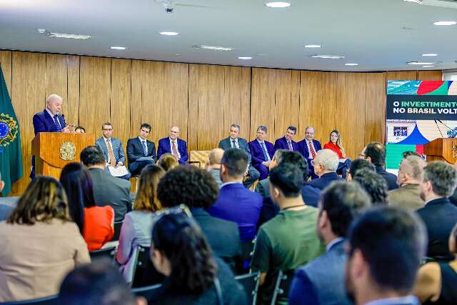 Em Bras&iacute;lia, empr&eacute;stimo de R$ 2,3 bilh&otilde;es ao governo de MS &eacute; oficializado