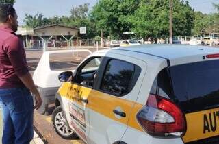 Carro de autoescola durante exame na sede do Detran em Campo Grande (Foto: Rachid Waqued | Governo de MS)