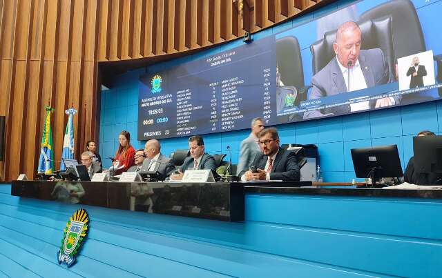 Deputados aprovam limite de 70 anos para indicados a conselheiros do TCE