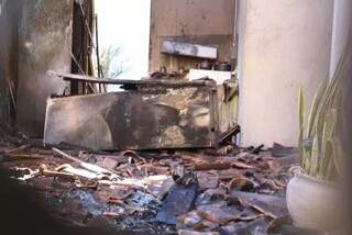 Após ser ameaça por ex-marido, mulher teve casa incendiada em Campo Grande no mês de junho (Foto: Alex Machado)