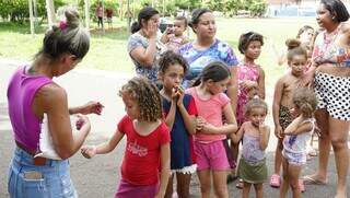 Festa de Natal na rua &eacute; um abra&ccedil;o para quem v&ecirc; o sorriso dos filhos