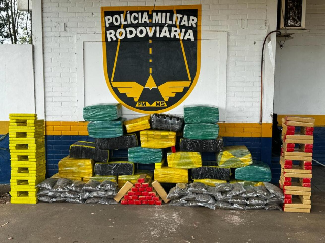 Motorista Abandona Hb Quilos De Maconha Em Rodovia De Ms