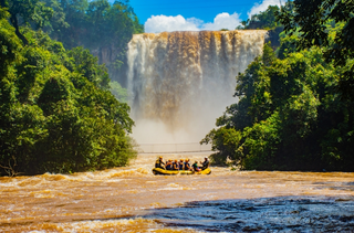 Parque Natural Municipal Salto do Sucuriú possui queda d&#39;água de 64 metros. (Foto: Divulgação/Prefeitura de Costa Rica)