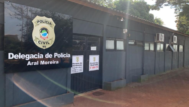 Mulher &eacute; presa ap&oacute;s esfaquear e agredir &ldquo;funcion&aacute;ria&rdquo; adolescente 