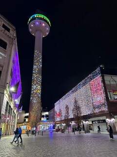 O brilho da Radio City Tower iluminando as noites de Natal em Liverpool - Foto: Paulo Nonato de Souza