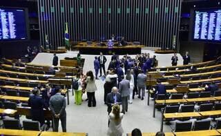 Discussão e votação de propostas durante sessão desta terça-feira (19) na Câmara dos Deputados (Foto: Zeca Ribeiro/Câmara dos Deputados)