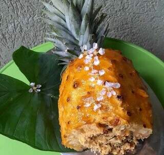 Abacaxi recheado é aposta para unir doce e salgadol. (Foto: Divulgação)