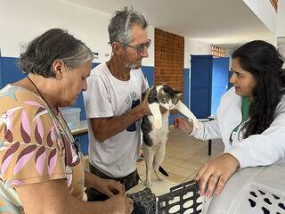 Gatos e cachorros poderão passar por consulta (Foto: Roberto Ajala/Prefeitura de Campo Grande)