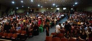 Diretoras eleitas e familiares acompanham posse no Glauce Rocha. (Foto: Alex Machado)