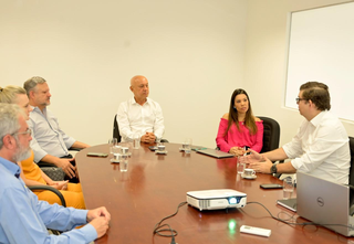 Representantes da Agems e Energisa durante reunião (Foto: Cleidiomar Barbosa/Agems)