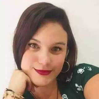 Rafaella Peters Costa, de 25 anos, está desaparecida desde o dia 12 de dezembro (Foto: Direto das Ruas)