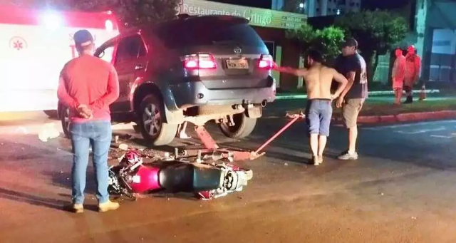 Ap&oacute;s 17 dias, jovem ferido em colis&atilde;o com SUV morre no hospital