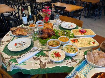 Em supermercados, ceias e pratos típicos facilitam o jantar de Natal