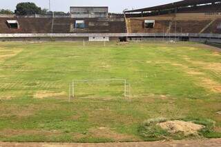 Gramado do Estádio Morenão que não recebeu jogos em 2023 (Foto: Arquivo/Campo Grande News)