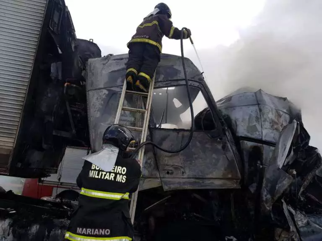 Morto carbonizado em acidente com carreta era motorista de Bataguassu