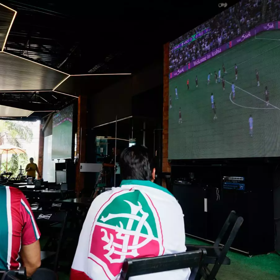 Torcedores do Fluminense enaltecem ano mesmo com triste goleada 