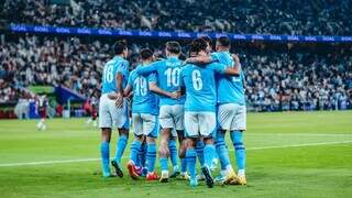 Equipe inglesa comemorando um dos gols da partida (Foto: Divulgação/Manchester City)