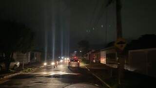 Rua Assaré no Jardim Morenão sem luz na noite deste sábado (Foto: Direto das Ruas)