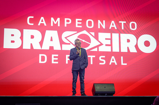 Presidente da Confederação Brasileira de Futsal, Marcos Madeira, apresentando a nova competição (Foto: Divulgação)