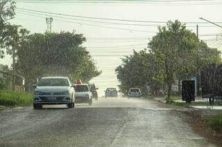 Pancada de chuva na região do bairro Nova Lima nesta semana (Foto: Juliano Almeida)