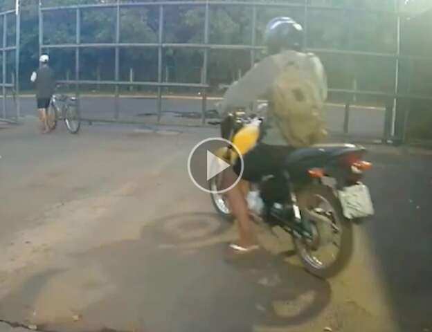 De bicicleta, bandidos invadem empresa e furtam motocicleta no Nova Campo Grande