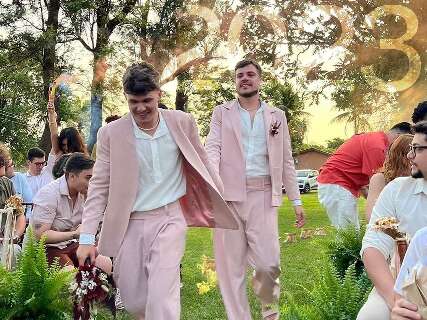 Não adianta xingar o estagiário, vamos continuar falando de amor