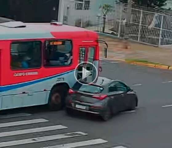 Descuido com faixa de &ocirc;nibus provoca rotina de acidentes em cruzamento