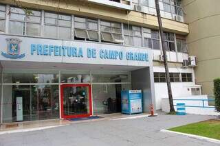 Entrada da Prefeitura de Campo Grande (Foto: Juliano Almeida)