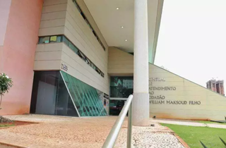 Fachada da Central de Atendimento ao Cidadão, em Campo Grande. (Foto: Paulo Francis)