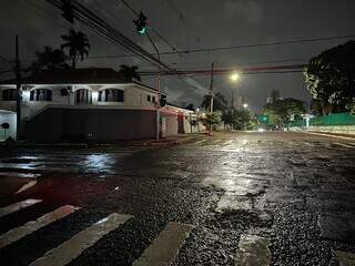 Campo Grande registra pancadas isoladas de chuva no in&iacute;cio da noite