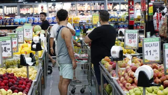 Para quem curte tradi&ccedil;&atilde;o, pre&ccedil;o da rom&atilde; caiu, mas uva com semente saiu de moda