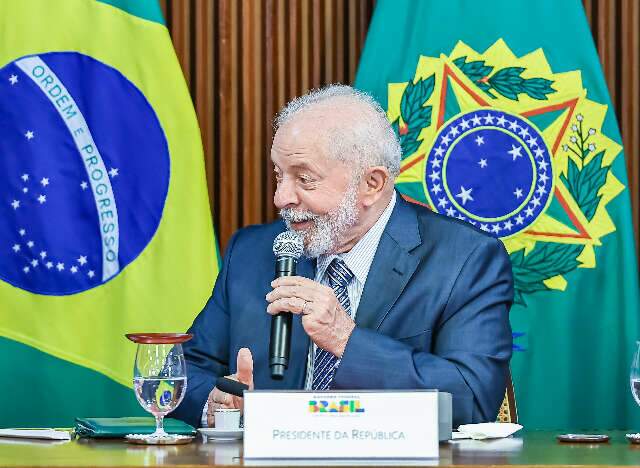 Lula sanciona lei de apostas esportivas on-line com vetos e al&iacute;quota fixa de 15%