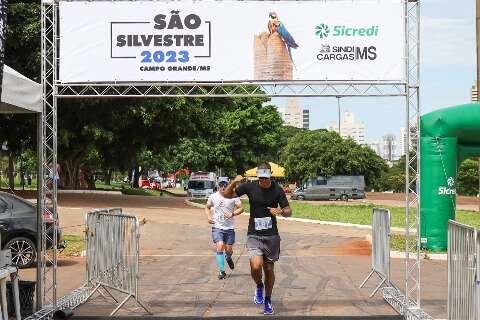 Longe de SP, corredores ganham versão bem modesta da São Silvestre