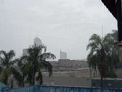 Primeiro dia do ano tem de pancadas de chuva em diversas regi&otilde;es da Capital