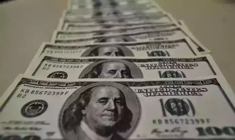 Dólar à vista sobe 1% e encerra primeira sessão do ano cotado a R$ 4,91