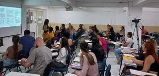 Sala de aula com candidatos de concursos (Foto: Divulgação)