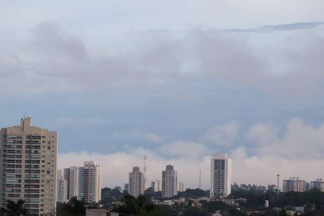 Ter&ccedil;a-feira tem previs&atilde;o de tempo quente e alerta para chuvas intensas