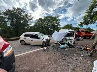 Colis&atilde;o entre ve&iacute;culos deixa cinco feridos e um morto na BR-262