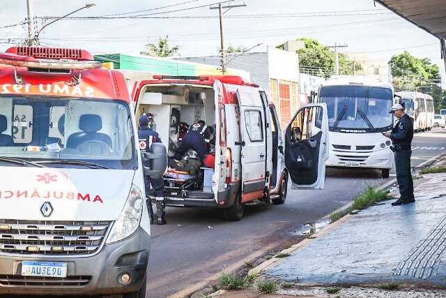 Atropelado por micro-&ocirc;nibus, idoso &eacute; socorrido em estado grave