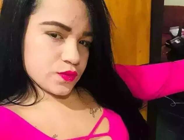 &quot;Feliz, apesar de n&atilde;o tirar dor de todos dias&quot;, diz m&atilde;e ap&oacute;s pris&atilde;o de assassina