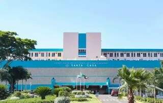 Fachada do hospital onde a vítima ficou internada os noves dias (Foto: Arquivo Campo Grande News)