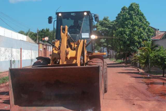 Depois do temporal, mais um dia de limpeza marca espera por solu&ccedil;&atilde;o definitiva