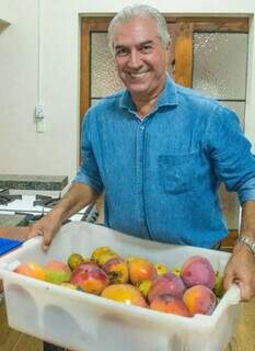 Ex-governador com mangas graúdas para distribuir de graça. (Foto: Reprodução)