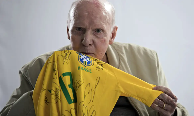 Ex-jogador e t&eacute;cnico da Sele&ccedil;&atilde;o Brasileira, Zagallo morre aos 92 anos