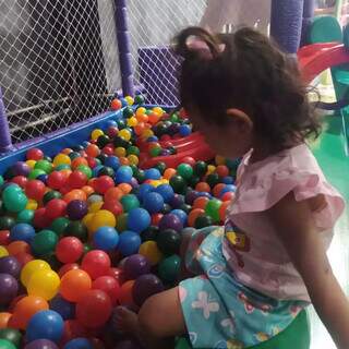 Com quase dois anos de idade, hoje Isabela brinca sem complicações cardíacas (Foto: Arquivo pessoal)