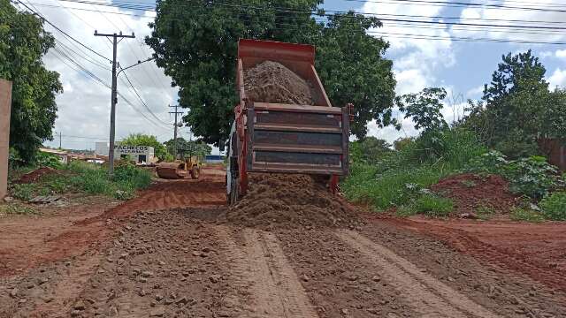 Prefeitura inicia obras de manuten&ccedil;&atilde;o e pavimenta&ccedil;&atilde;o no Jardim do C&oacute;rrego 