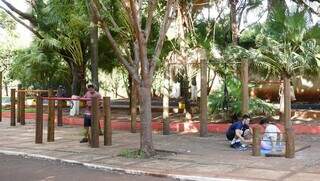 Em parques da cidade, público aproveita para fazer exercícios físicos. (Foto: Alex Machado)