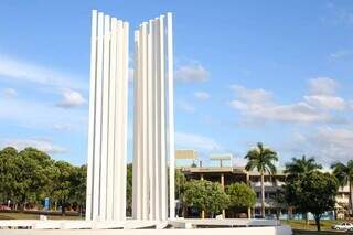 Monumento do paliteiro, no campus da UFMS em Campo Grande (Foto: Arquivo/Campo Grande News)