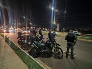 Equipe da PM faz abordagem na Afonso Pena (Foto: Divulgação)